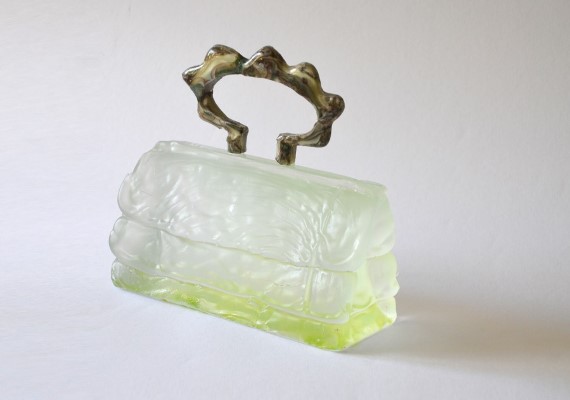 Gegoten en vormgesmolten glas