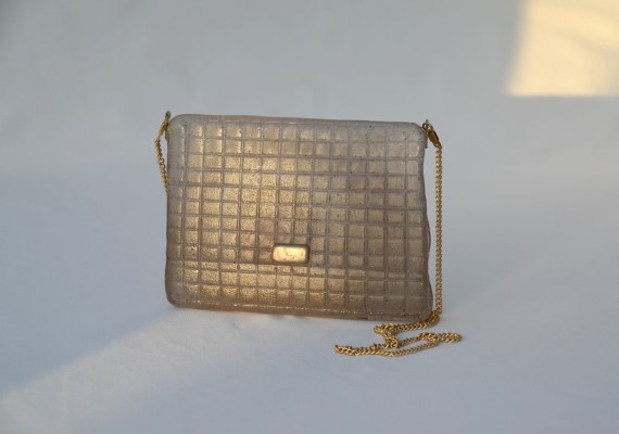 Vormgesmolten glas, ketting