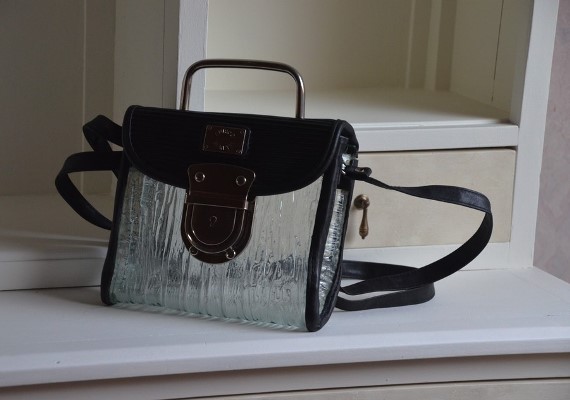 functioneel model,  vensterglas & leder.