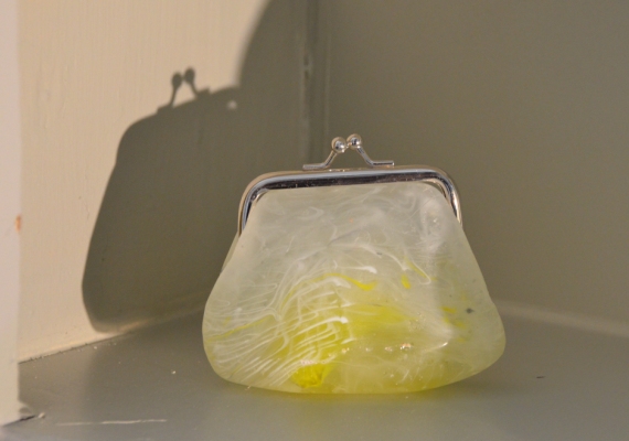 vormgesmolten glas, onderdelen oude portemonnaies